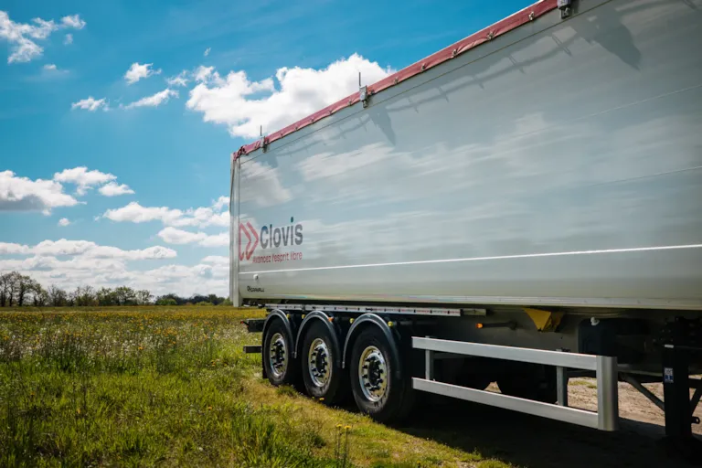 Déléguez la gestion de votre flotte de camions, poids lourds & utilitaires