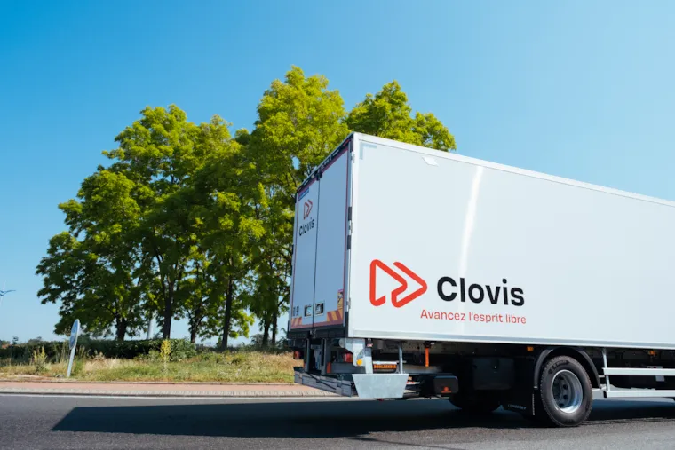 Les poids lourds Clovis sont prêts à la location