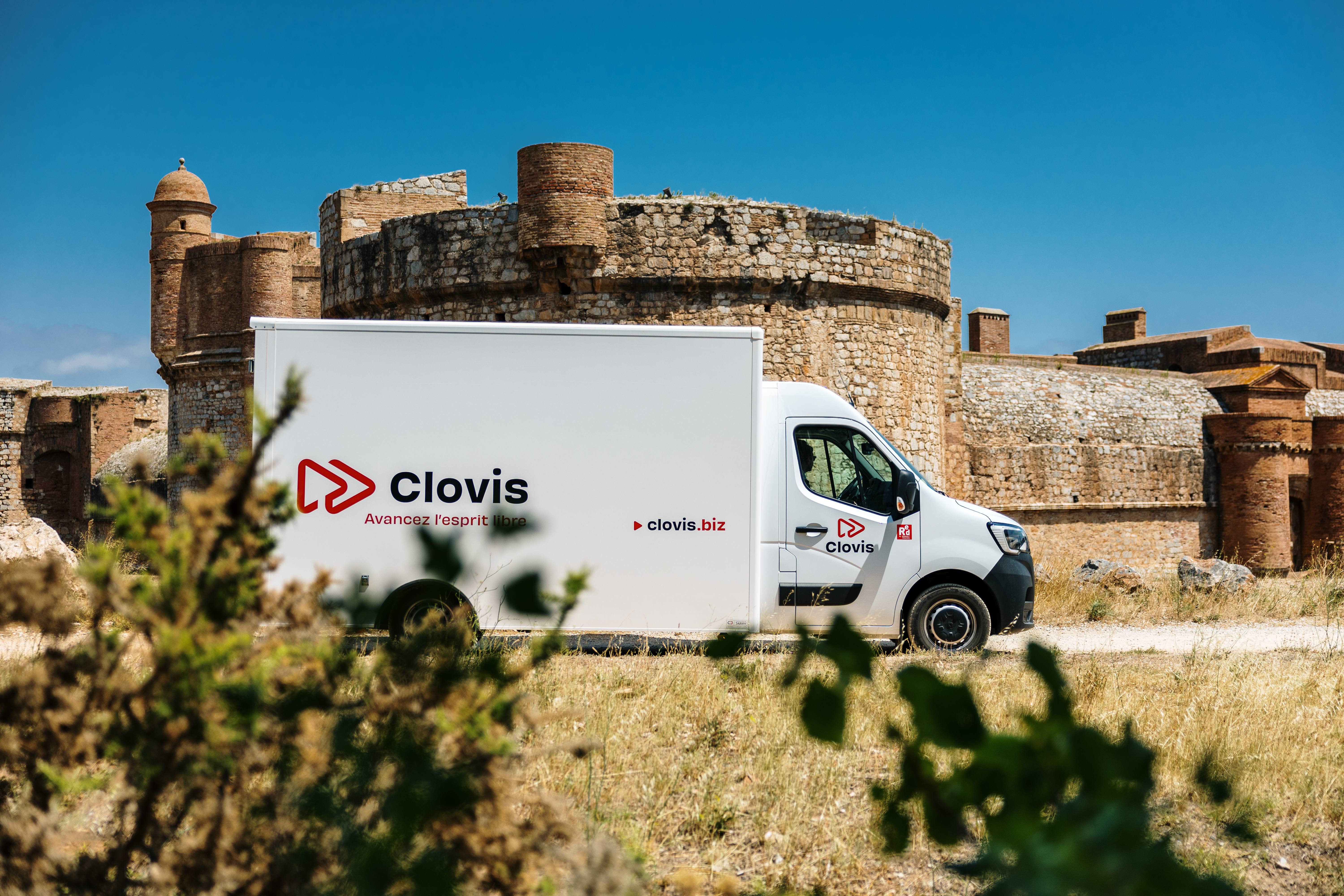 Un véhicule Clovis en location courte durée