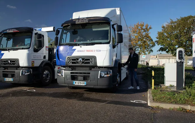 Camion en location full service chez Clovis